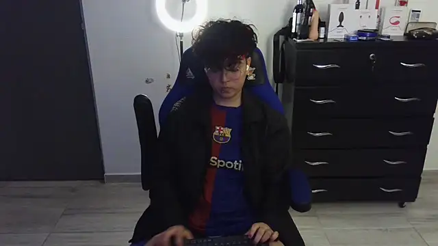 thomascooper7 online show from 02/18/25, 04:37