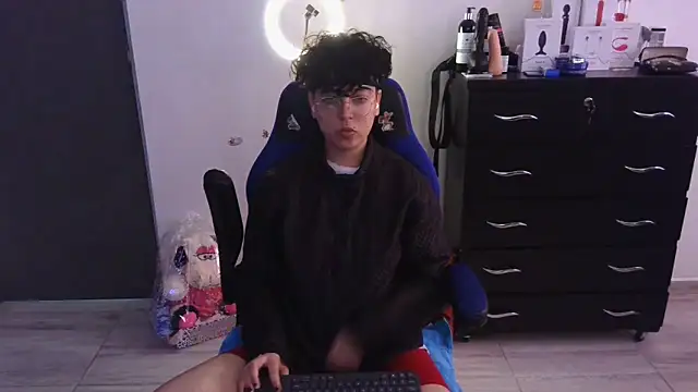 thomascooper7 online show from 02/26/25, 09:16