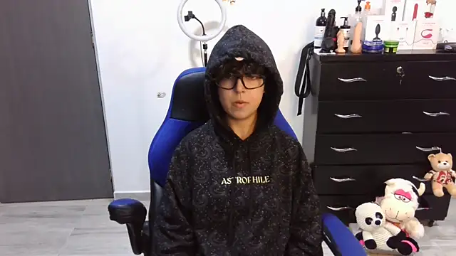 thomascooper7 online show from 09/18/25, 06:32