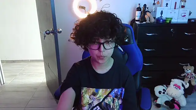 thomascooper7 online show from 10/20/25, 06:30