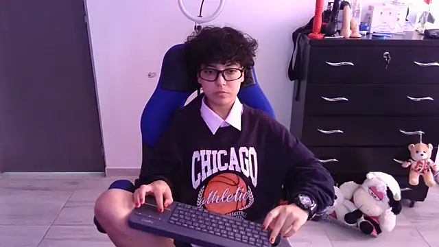 thomascooper7 online show from 03/04/26, 04:24