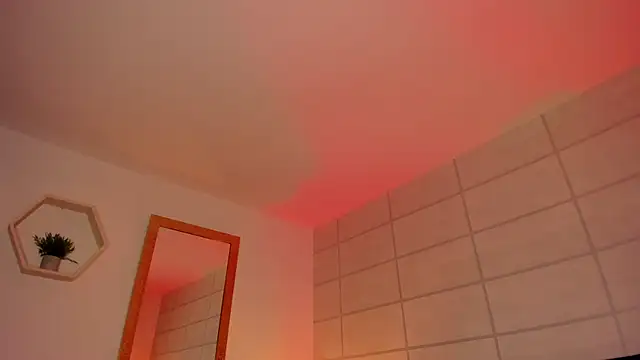 Christine Laam online show from 09/15/25, 12:16