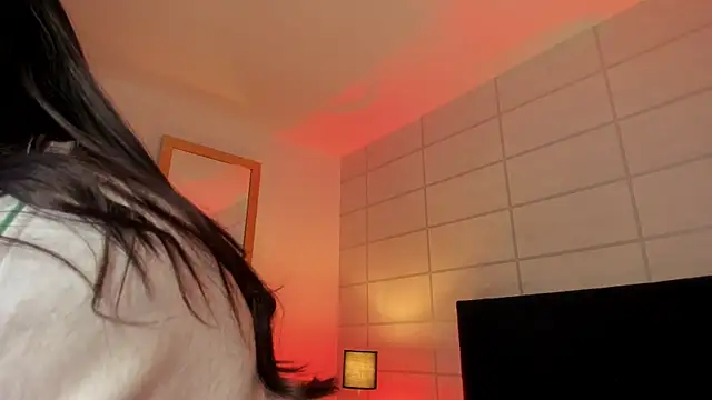 Christine Laam online show from 11/05/25, 12:05