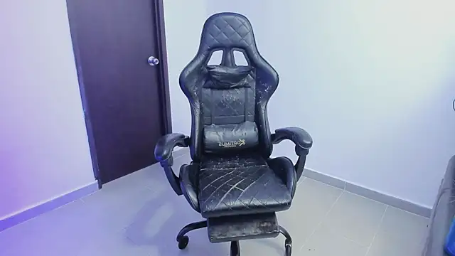 Snapshot of Michaelferrel chatting on 12/21/25, 01:02 Michaelferrel online show from 12/21/25, 01:02