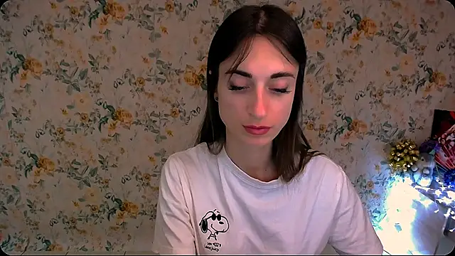 Snapshot of Asia_N_ chatting on 12/18/24, 11:13 Asia N  online show from 12/18/24, 11:13