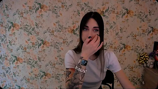 Snapshot of Asia_N_ chatting on 01/08/25, 10:15 Asia N  online show from 01/08/25, 10:15