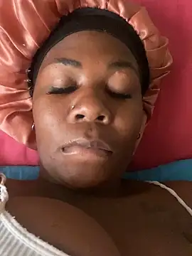 Snapshot of DarkGorgeous chatting on 01/19/26, 01:04 DarkGorgeous online show from 01/19/26, 01:04