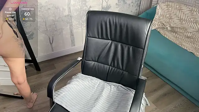 Eva Conors  online show from 10/08/25, 01:03