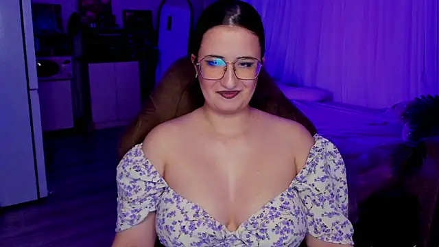 Snapshot of annallurings chatting on 12/20/25, 04:47 annallurings online show from 12/20/25, 04:47