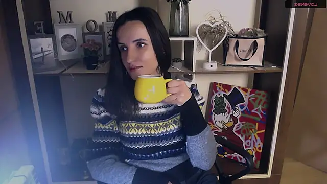 Snapshot of LaimaV_ chatting on 12/15/24, 01:11 LaimaV online show from 12/15/24, 01:11