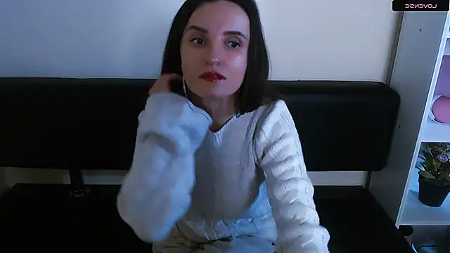 Snapshot of LaimaV_ chatting on 01/03/25, 04:59 LaimaV online show from 01/03/25, 04:59