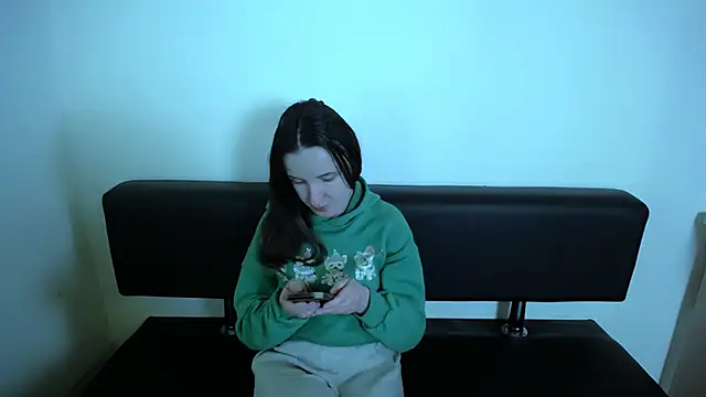 Snapshot of LaimaV_ chatting on 11/30/25, 11:14 LaimaV online show from 11/30/25, 11:14