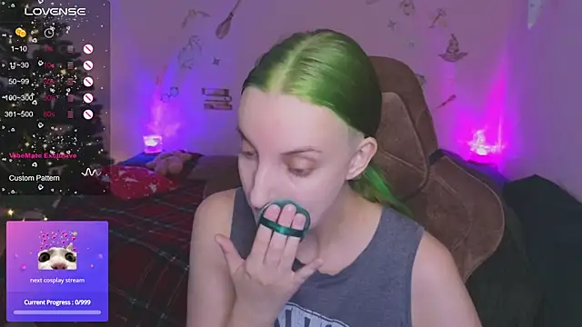 Fluffy muffin  online show from 11/20/25, 07:19