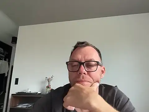 xmnbx77 online show from 10/21/25, 09:10