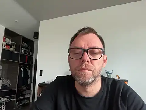 xmnbx77 online show from 11/03/25, 10:27