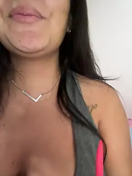 Snapshot of isa_ofc2024 chatting on 02/14/25, 10:17 isa ofc2024 online show from 02/14/25, 10:17