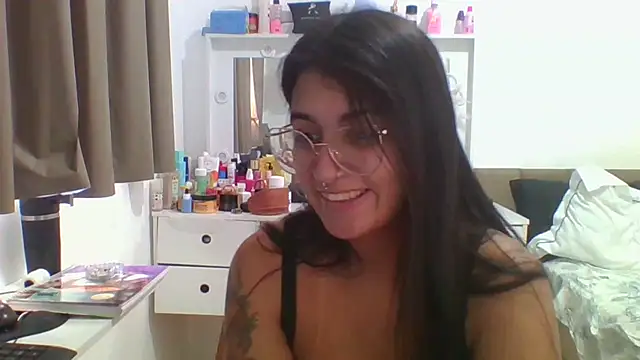 Snapshot of isa_ofc2024 chatting on 04/20/26, 11:35 isa ofc2024 online show from 04/20/26, 11:35