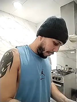 Snapshot of mikilod chatting on 02/18/26, 02:24 mikilod online show from 02/18/26, 02:24