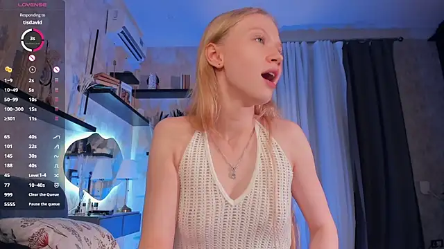 Snapshot of AnitaaClark chatting on 10/29/25, 10:11 AnitaaClark online show from 10/29/25, 10:11