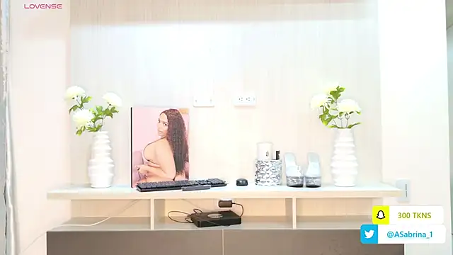 Snapshot of SabrinaAlcantara1 chatting on 12/14/25, 12:49 SabrinaAlcantara1 online show from 12/14/25, 12:49