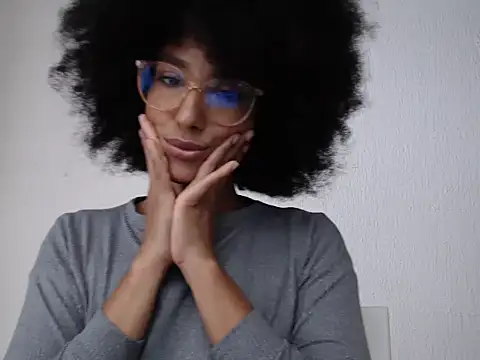 Snapshot of violettamartins chatting on 04/28/26, 08:47 violettamartins online show from 04/28/26, 08:47