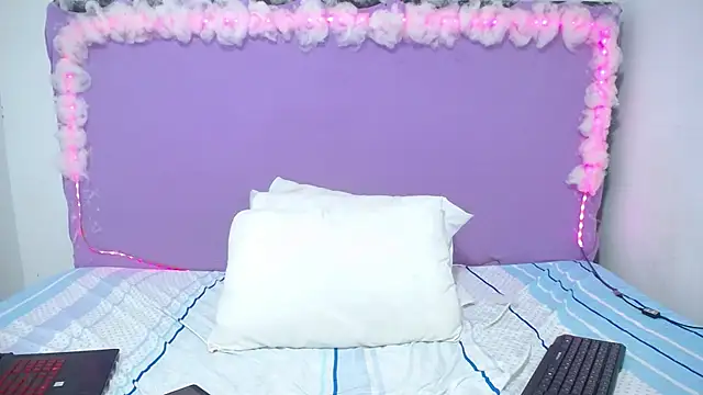 Amberhernandez online show from 01/14/25, 03:43