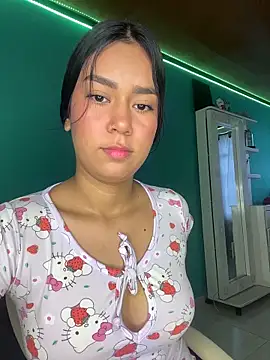 Snapshot of ALANAH_KITTY chatting on 02/21/26, 02:18 ALANAH KITTY online show from 02/21/26, 02:18