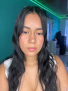 Snapshot of ALANAH_KITTY chatting on 03/11/26, 07:31 ALANAH KITTY online show from 03/11/26, 07:31