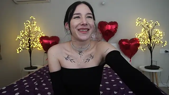 NikkiGoldSide online show from 02/26/25, 05:17