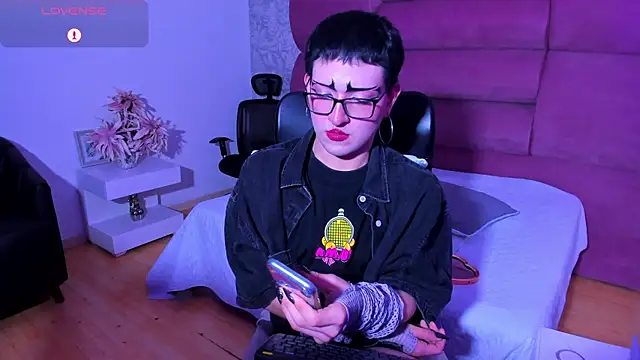 melodybonss  online show from 12/22/24, 10:36