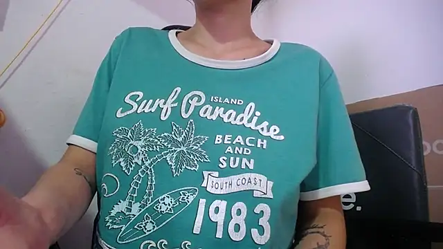 Snapshot of bulma_milk chatting on 04/18/26, 08:09 bulma milk online show from 04/18/26, 08:09