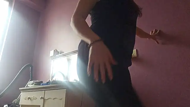 Snapshot of AlejandraDelaney chatting on 03/09/26, 11:03 AlejandraDelaney online show from 03/09/26, 11:03