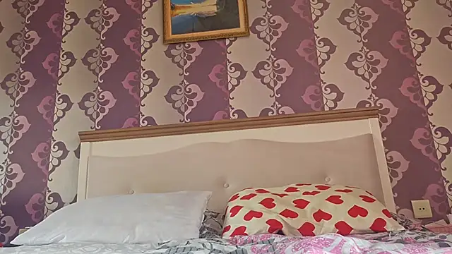 Snapshot of AlejandraDelaney chatting on 04/14/26, 12:11 AlejandraDelaney online show from 04/14/26, 12:11