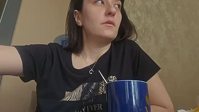 Snapshot of AlejandraDelaney chatting on 04/25/26, 12:52 AlejandraDelaney online show from 04/25/26, 12:52