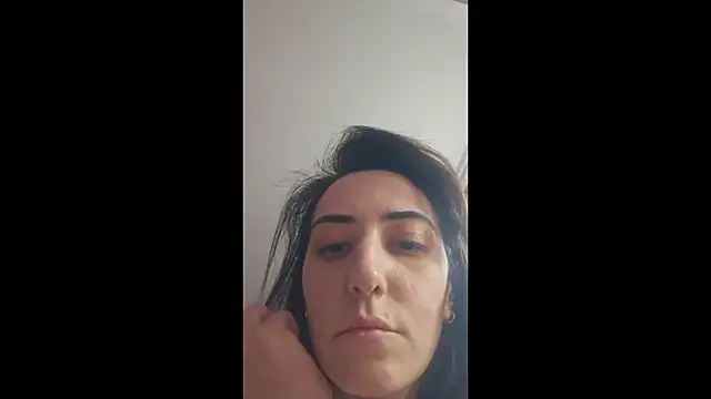 Snapshot of AlejandraDelaney chatting on 04/25/26, 01:41 AlejandraDelaney online show from 04/25/26, 01:41