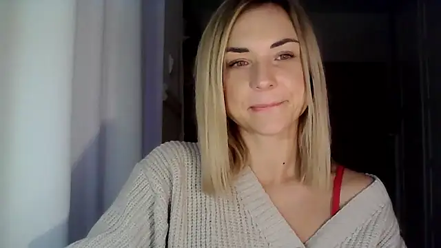 Snapshot of ashley_xlove chatting on 12/16/24, 07:37 ashley xlove online show from 12/16/24, 07:37