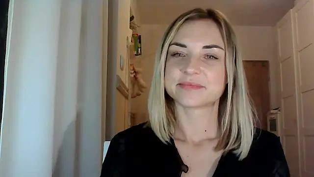 Snapshot of ashley_xlove chatting on 12/18/24, 05:52 ashley xlove online show from 12/18/24, 05:52