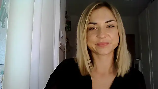 Snapshot of ashley_xlove chatting on 12/19/24, 10:45 ashley xlove online show from 12/19/24, 10:45