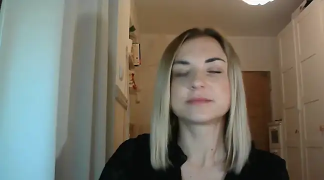 Snapshot of ashley_xlove chatting on 01/06/25, 06:10 ashley xlove online show from 01/06/25, 06:10