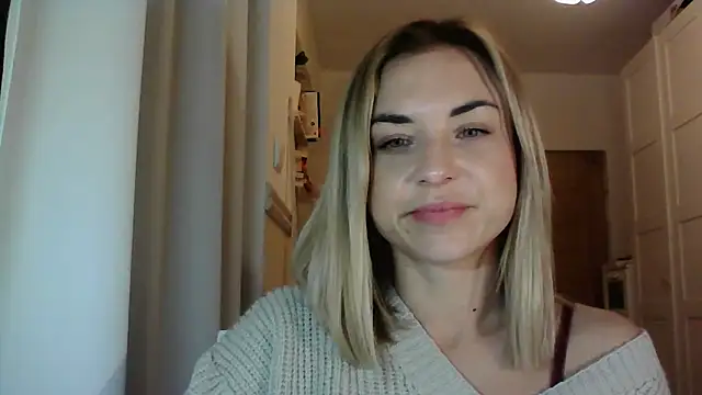 Snapshot of ashley_xlove chatting on 01/07/25, 05:42 ashley xlove online show from 01/07/25, 05:42