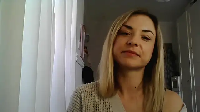 Snapshot of ashley_xlove chatting on 03/12/25, 10:37 ashley xlove online show from 03/12/25, 10:37