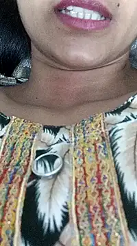 Snapshot of Rajni-Mehra chatting on 02/08/25, 09:03 Rajni-Mehra online show from 02/08/25, 09:03