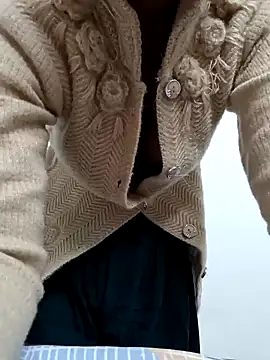 Snapshot of Rajni-Mehra chatting on 02/08/25, 06:12 Rajni-Mehra online show from 02/08/25, 06:12