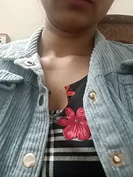 Snapshot of Rajni-Mehra chatting on 02/15/25, 03:39 Rajni-Mehra online show from 02/15/25, 03:39