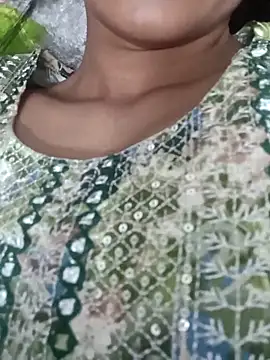 Snapshot of Rajni-Mehra chatting on 03/04/25, 03:44 Rajni-Mehra online show from 03/04/25, 03:44