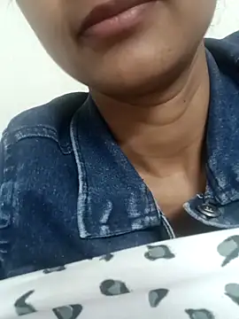 Snapshot of Rajni-Mehra chatting on 03/07/25, 03:40 Rajni-Mehra online show from 03/07/25, 03:40