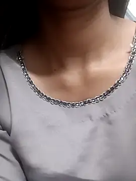 Snapshot of Rajni-Mehra chatting on 03/10/25, 07:32 Rajni-Mehra online show from 03/10/25, 07:32