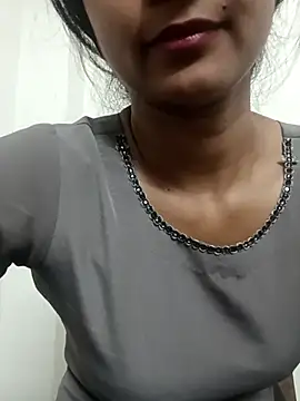 Snapshot of Rajni-Mehra chatting on 03/10/25, 10:48 Rajni-Mehra online show from 03/10/25, 10:48