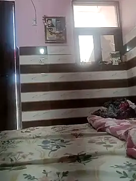 Snapshot of Rajni-Mehra chatting on 09/26/25, 06:17 Rajni-Mehra online show from 09/26/25, 06:17