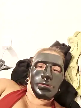 Snapshot of MideleyBranquis chatting on 11/27/25, 12:24 MideleyBranquis online show from 11/27/25, 12:24